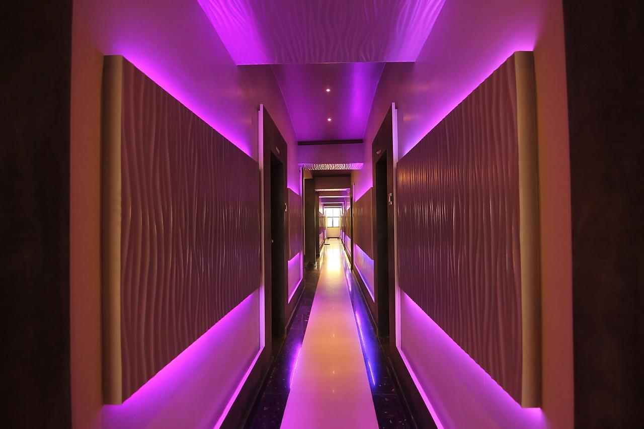 Hotel Sai Dharam Palace Shirdi Dış mekan fotoğraf