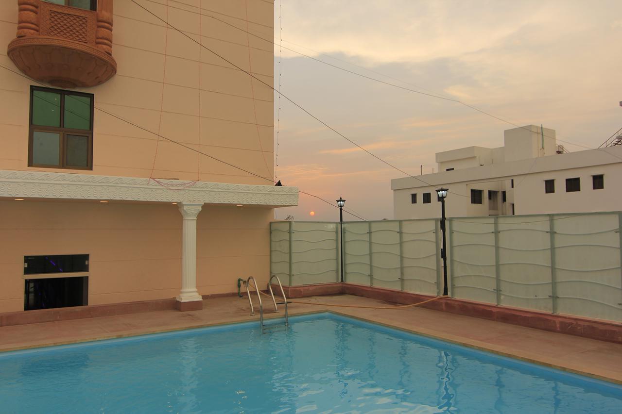 Hotel Sai Dharam Palace Shirdi Dış mekan fotoğraf