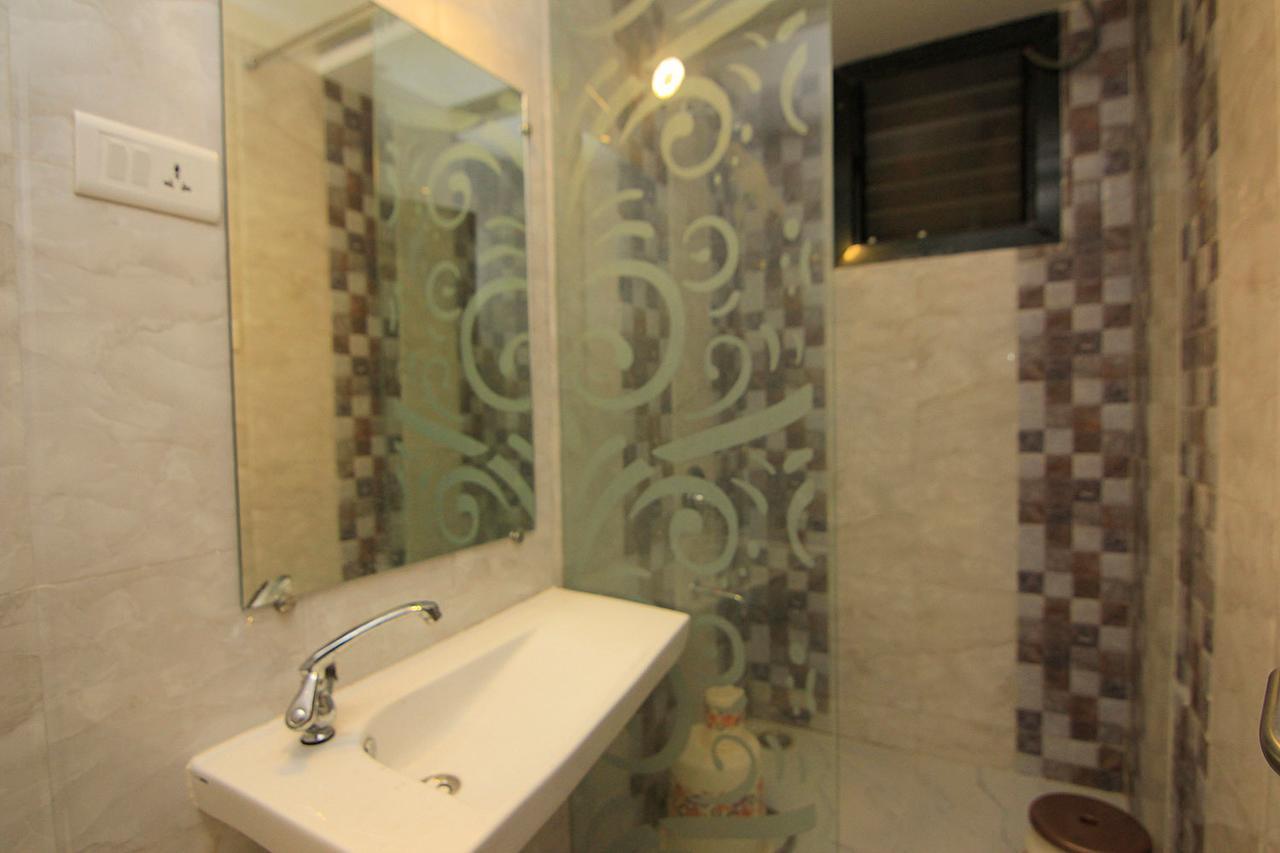 Hotel Sai Dharam Palace Shirdi Dış mekan fotoğraf