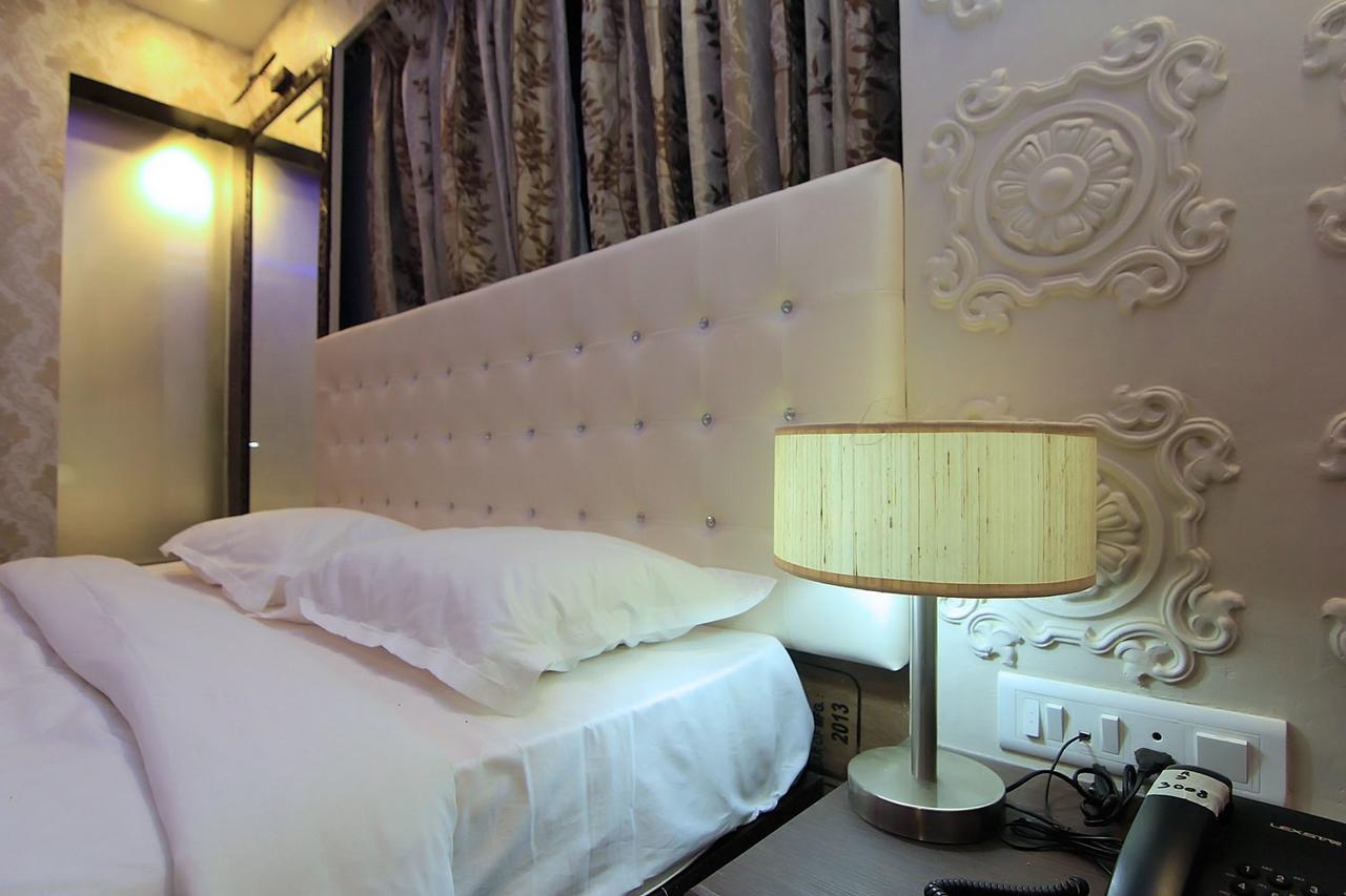 Hotel Sai Dharam Palace Shirdi Dış mekan fotoğraf