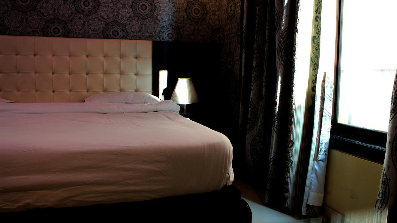 Hotel Sai Dharam Palace Shirdi Dış mekan fotoğraf