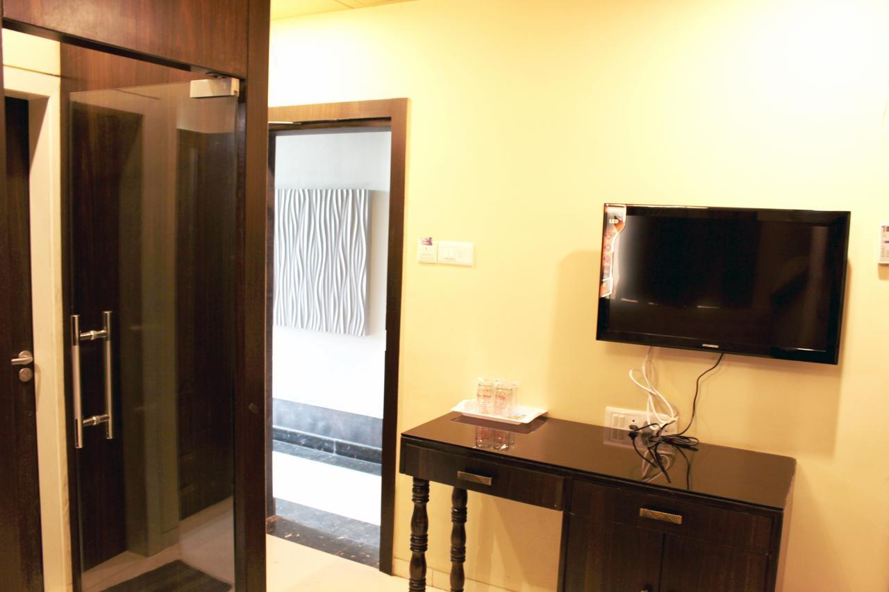 Hotel Sai Dharam Palace Shirdi Dış mekan fotoğraf